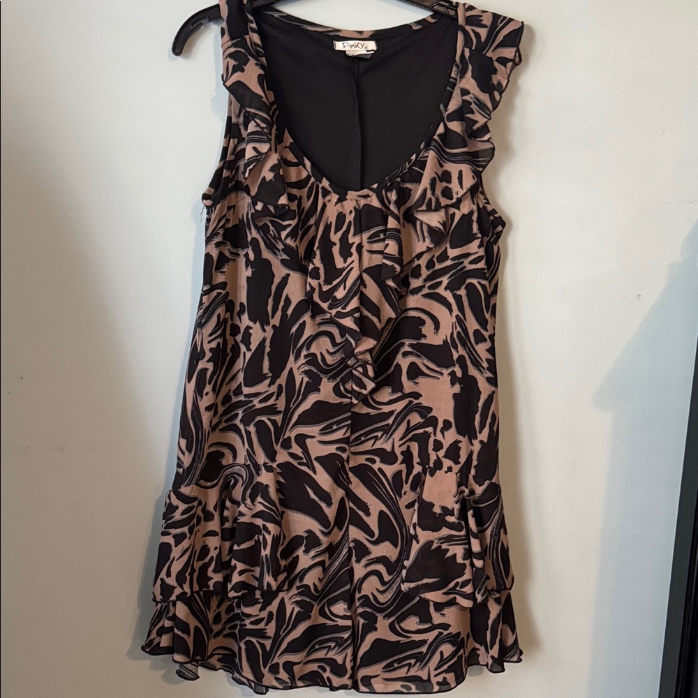 Pinky Ruffled Sleeveless Dress in Black & Taupe Swirl